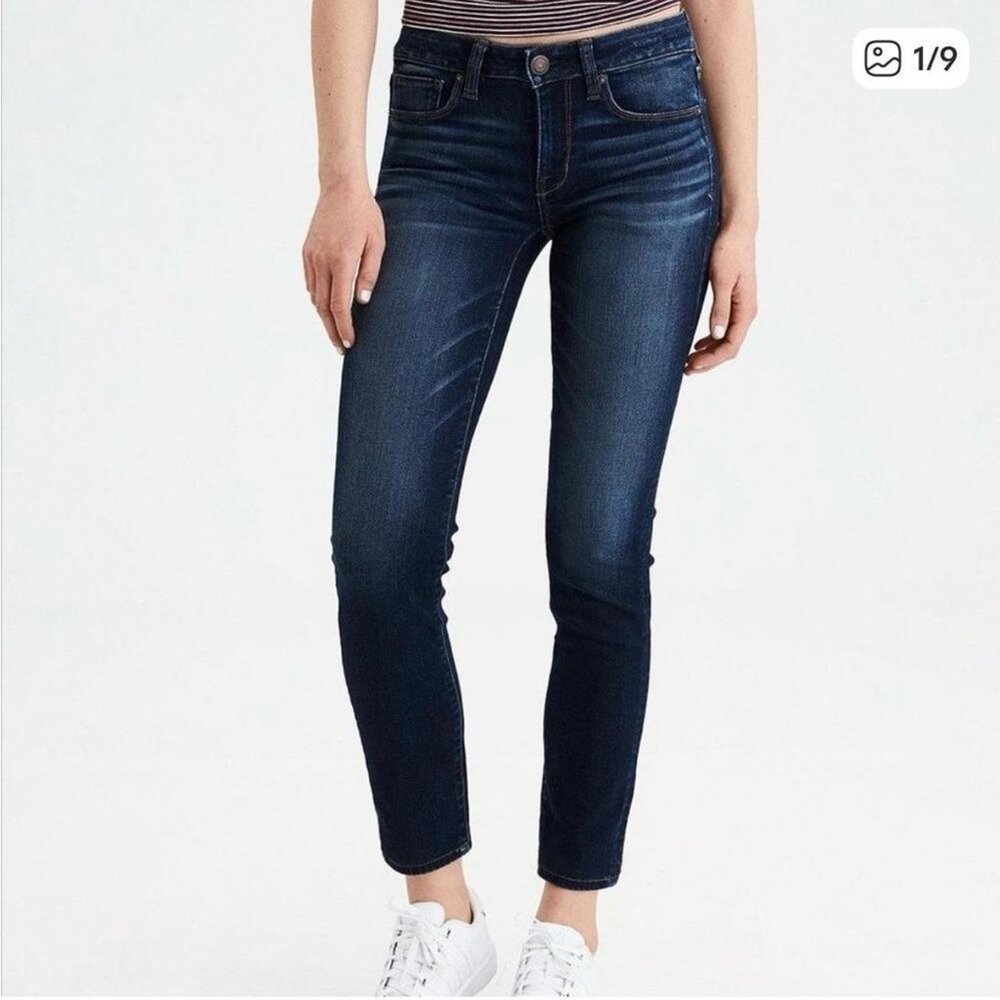 American Eagle Mid-Rise Athletic Fit Jeans VGUC - Women's Size 28